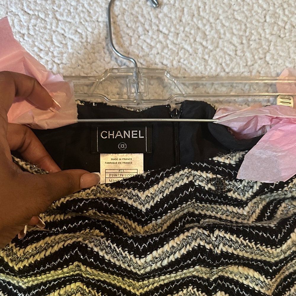 CHANEL Monochrome Zigzag Knit Skirt